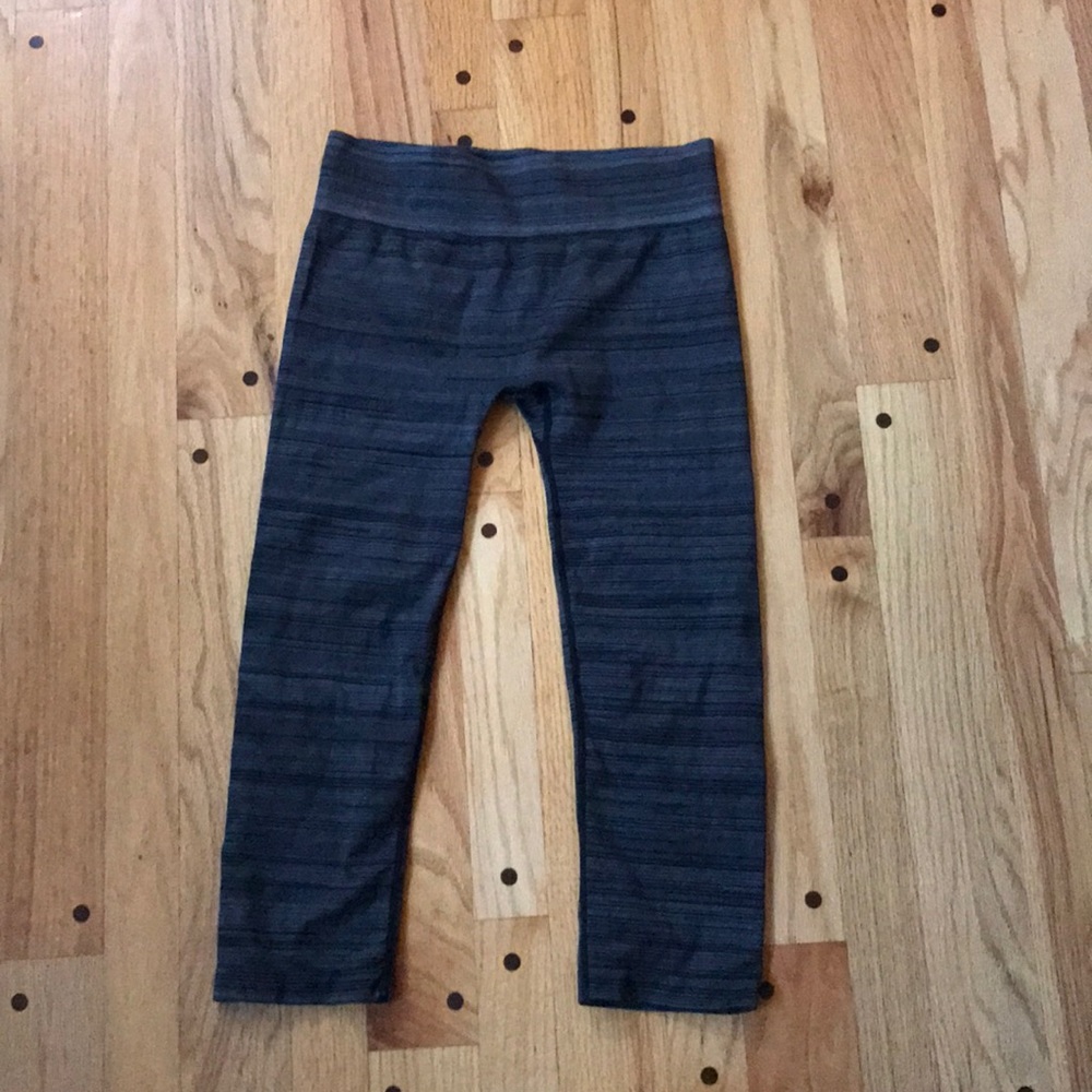 Fabletics cropped Capris